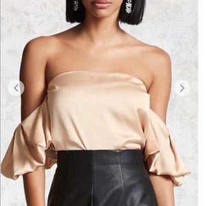 BNWT Satin Off-the-Shoulder Top✨